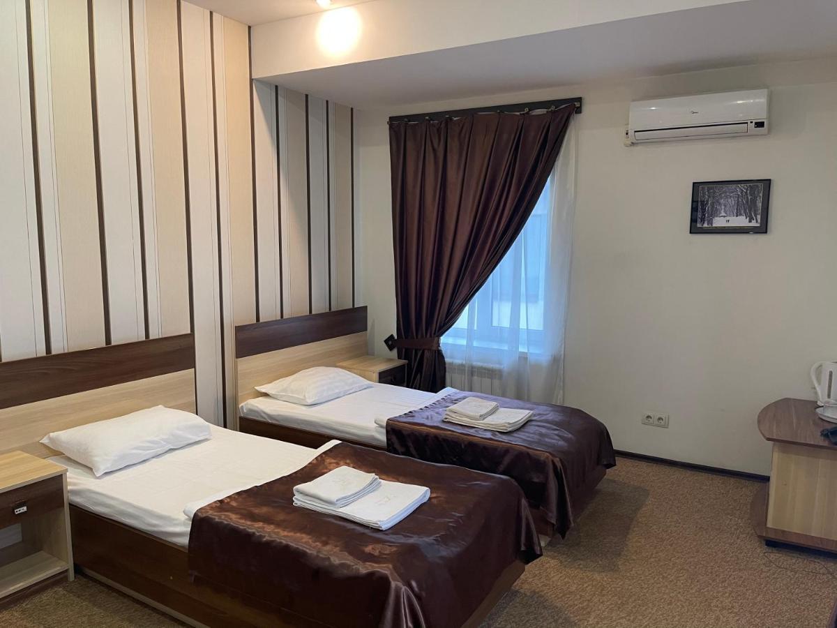 Nyvky Plaza Hotel Kiev Eksteriør billede