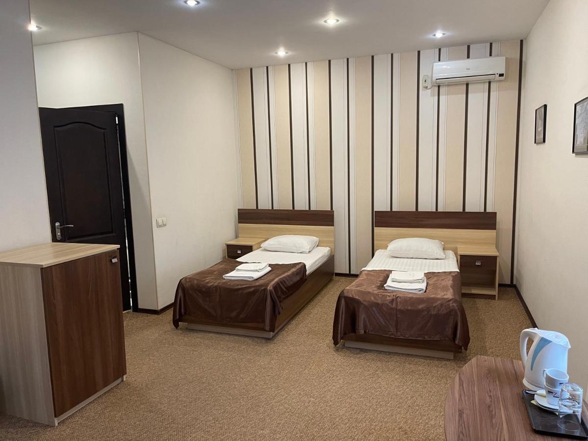 Nyvky Plaza Hotel Kiev Eksteriør billede