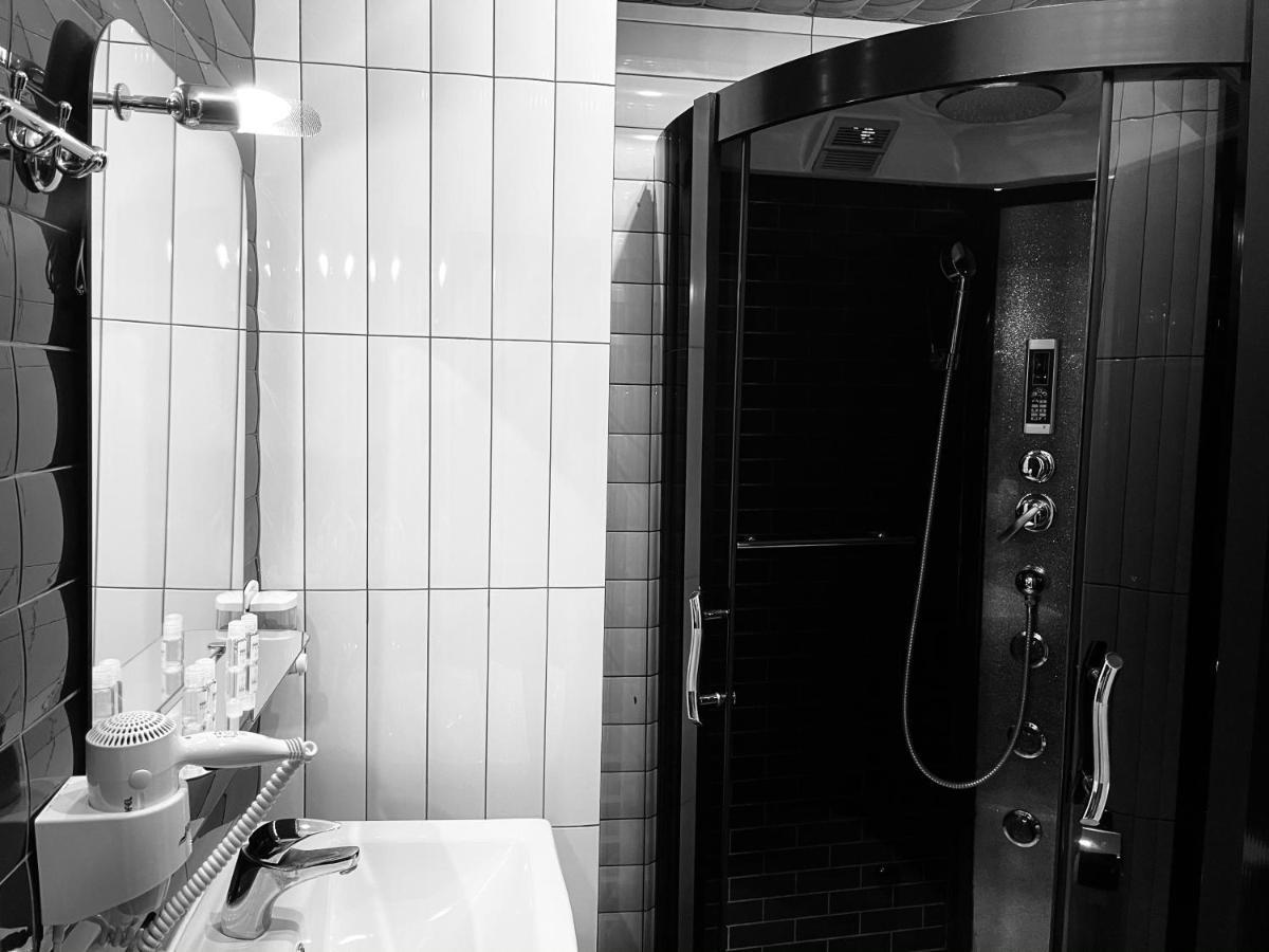Nyvky Plaza Hotel Kiev Eksteriør billede